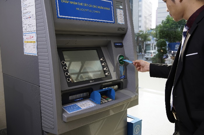 cách rút tiền atm sacombank 1