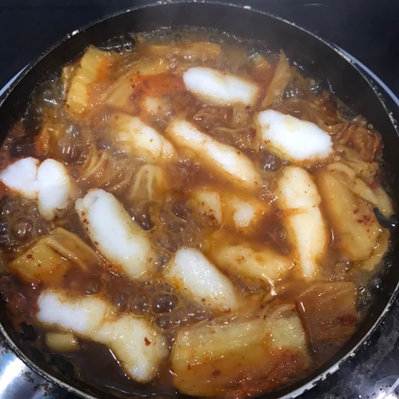 2-cach-lam-banh-gao-tokbokki-bang-com-nguoi-cuc-don-gian-tai-nha-12